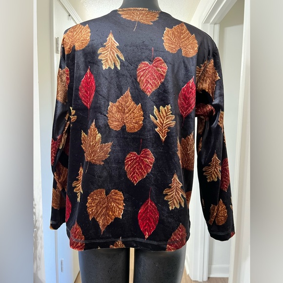 Cindy Bai Black Velour Top with Leave Motif Sz PM - Picture 2 of 3